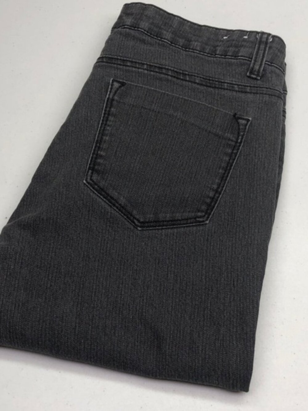 LIKE NEW U2B GRAYWASH SUPER STRETCH SKINNY JEANS 9/30x30 ⭐️